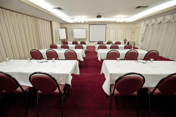 Centrepoint Motor Inn Рокхемптън Екстериор снимка