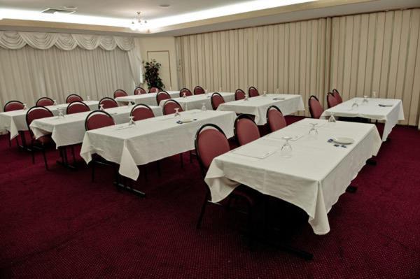 Centrepoint Motor Inn Рокхемптън Екстериор снимка